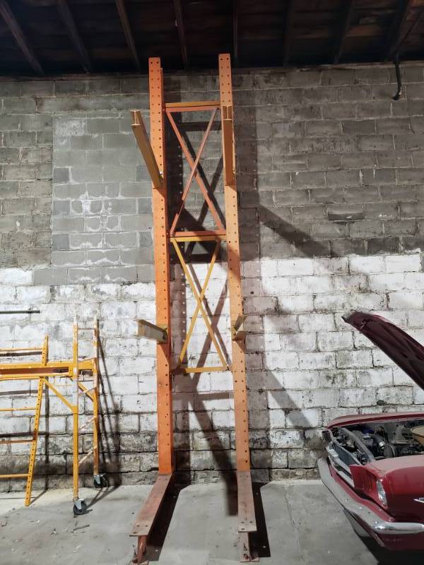 lot 1463 image: HD cantilever single sided rack- 16 ft tall