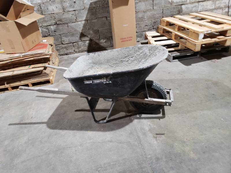 lot 1474 image: True temper wheel barrow