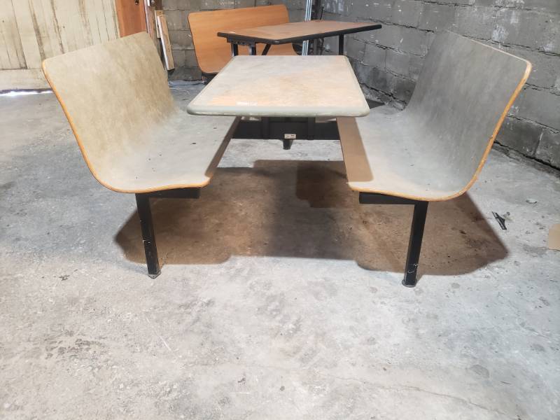 lot 1488 image: Booth style dining table- 1 pc unit-