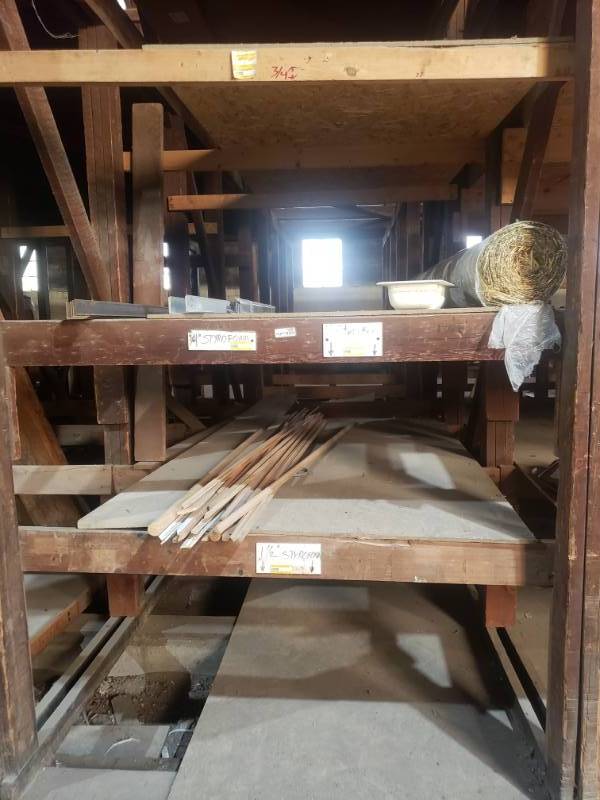 lot 1501 image: Lot of lumber & metal