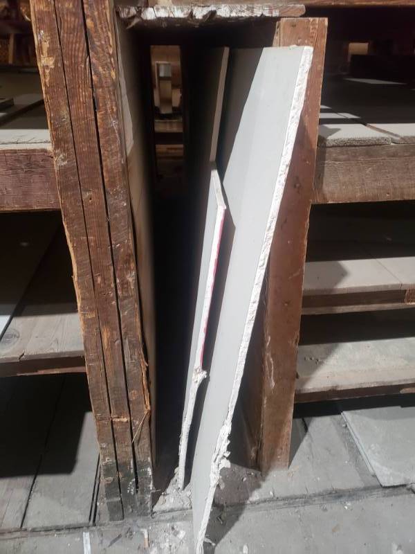 lot 1505 image: Sheetrock