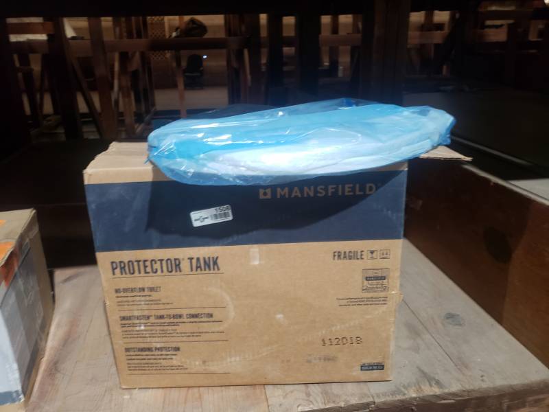 lot 1508 image: Toilet tank in box & toilet seat- New