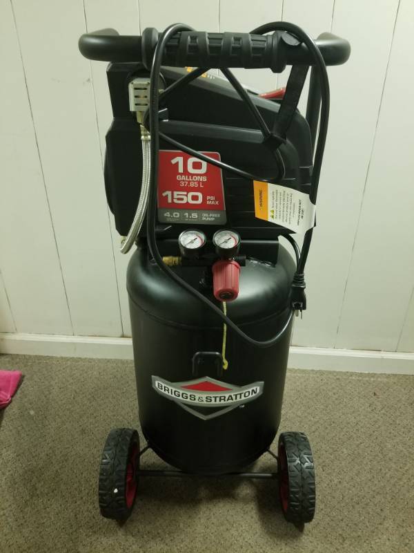 lot 6831 image: Briggs & Stratton 10 Gal 150 PSI Oil Free Compressor New