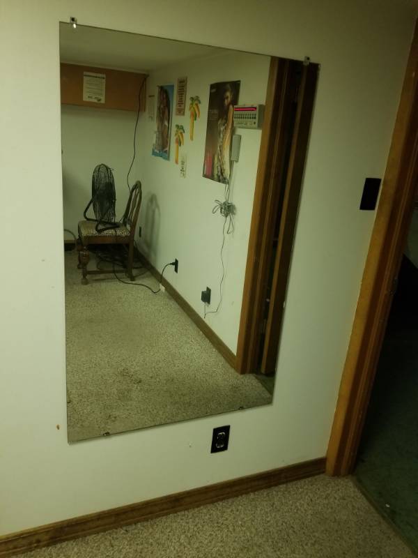 lot 6837 image: 30in x 48in Wall Mirror