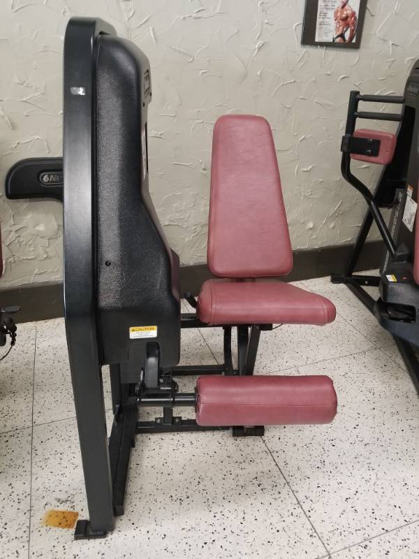 lot 6856 image: Nautilus Leg Extension Machine