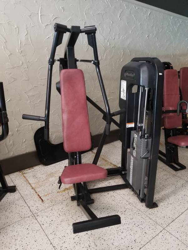 lot 6858 image: Nautilus Vertical Chest Machine