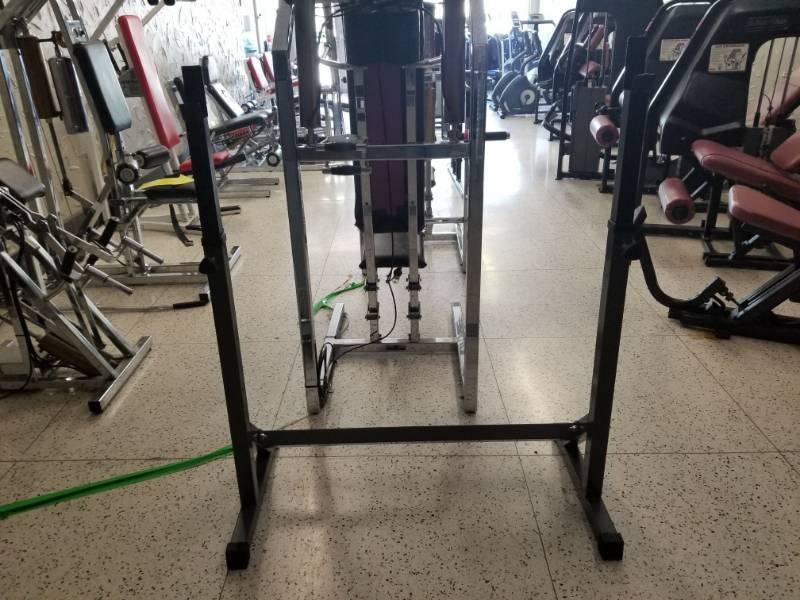 lot 6870 image: Squat Rack