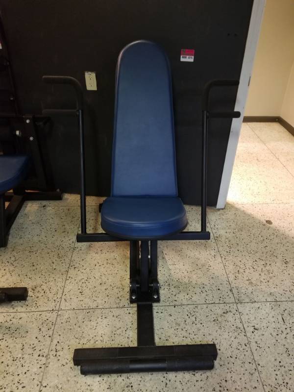 lot 6896 image: Chest Press Workout Machine
