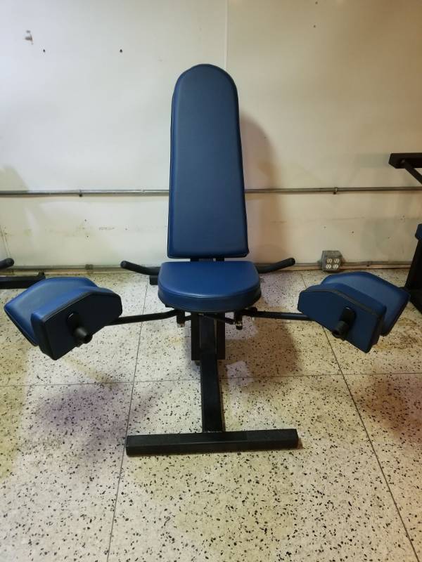 lot 6902 image: Inner Thigh Weight Machine