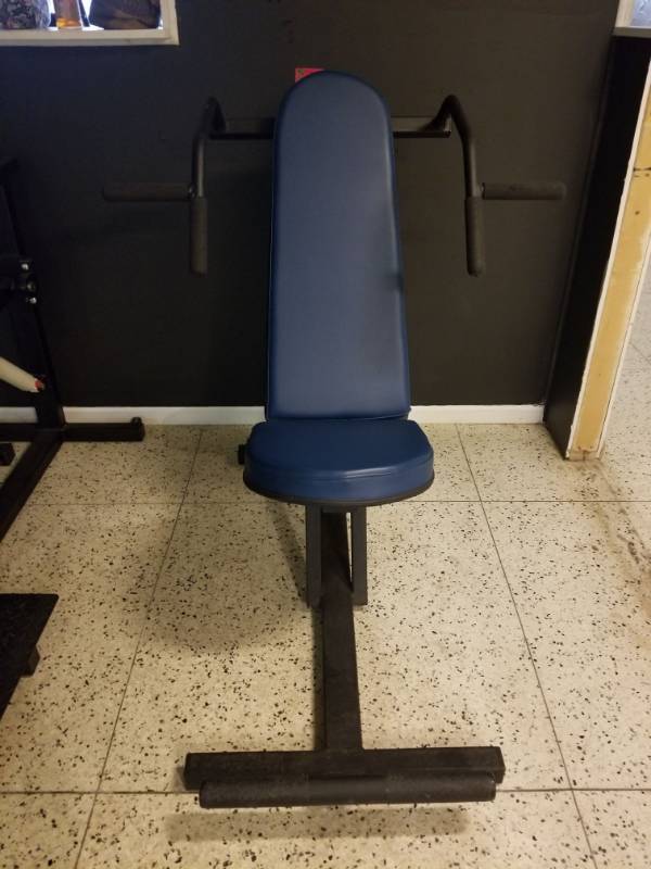 lot 6906 image: Shoulder Press Weight Machine