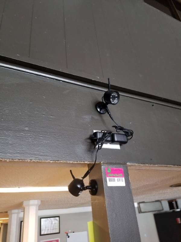lot 6910 image: 4 Security Cameras