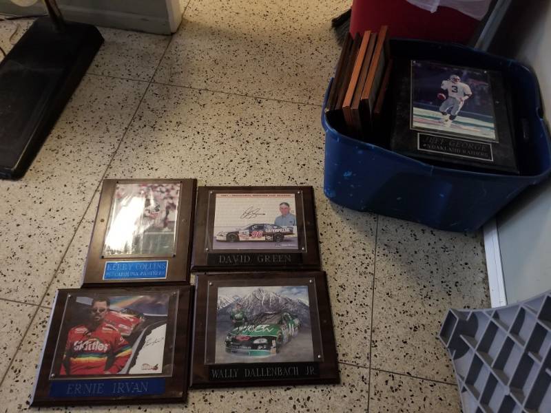 lot 6915 image: Lot of Signed Sports Plaques