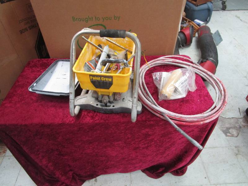 lot 2815 image: Wagner Paint Crew Airless Paint Sprayer System