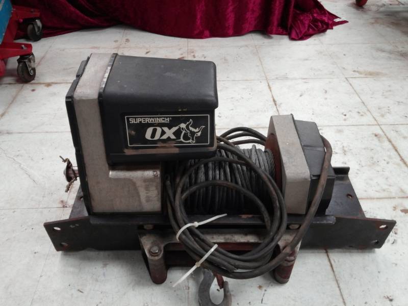lot 2779 image: Superwinch OX 8000lb.