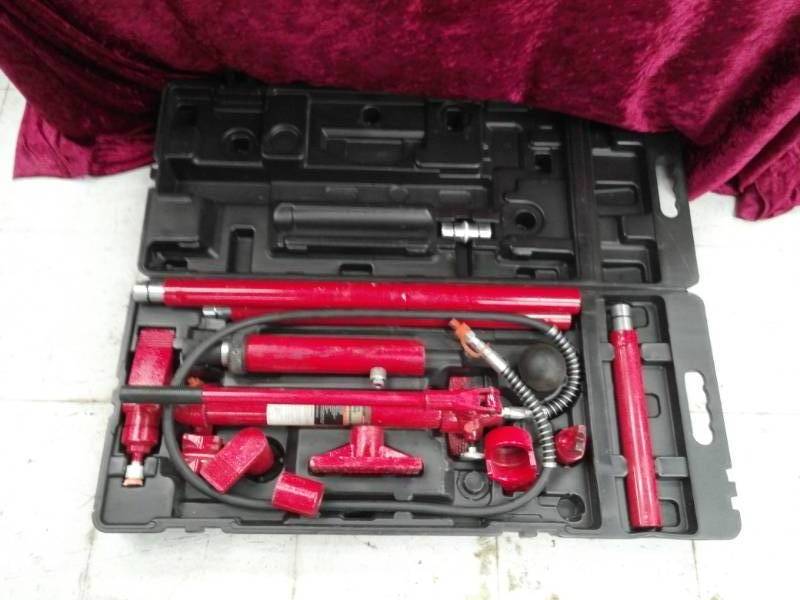 lot 2782 image: Pittsburgh 20k lb Capacity Super HD Hydraulic Equipment  in Plastic Storage Case