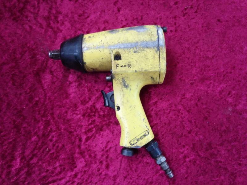 lot 2796 image: Pneumatic Impact Wrench