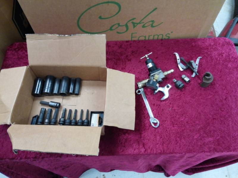 lot 2797 image: Impact Sockets and Misc Tools