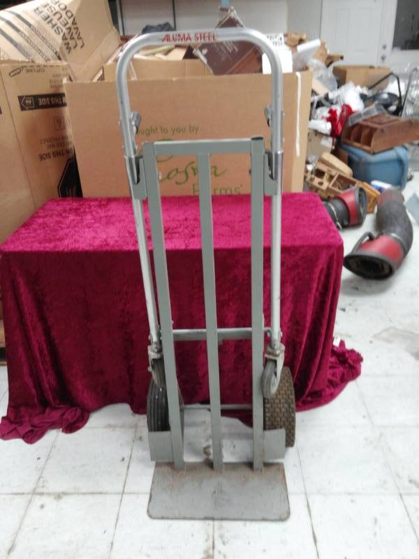 lot 2799 image: Aluma Steel Hand Cart  Truck