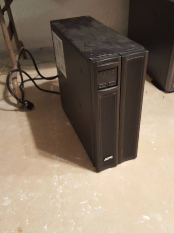 lot 3346 image: APC battery backup SMX3000HVT, retails for over $1400