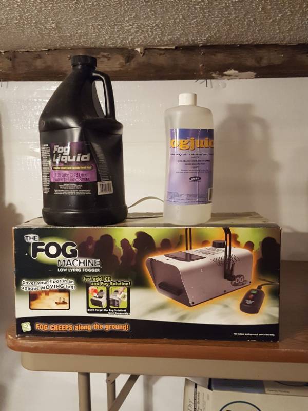 lot 3355 image: fog machine and liquid