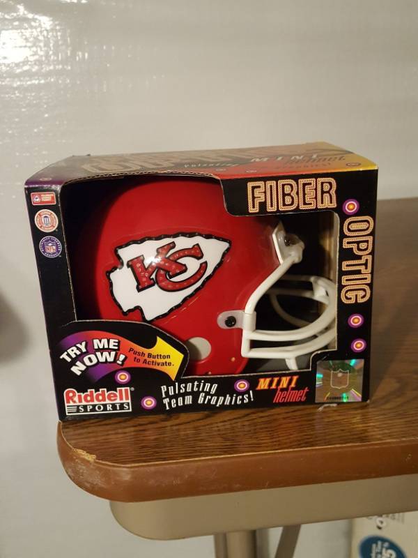 lot 3356 image: Kansas City Chiefs mini helmet - lights dont work
