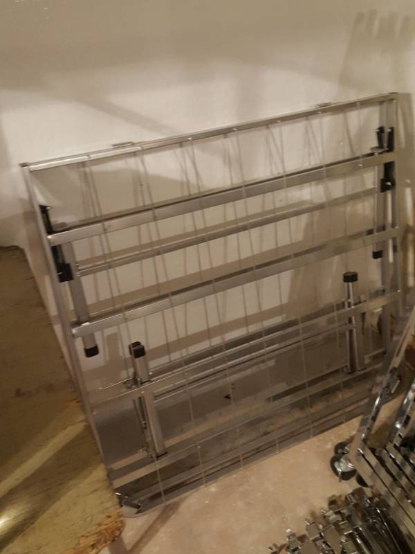 lot 3366 image: twin size bed frame on legs - Serta Twin Size bed Riser