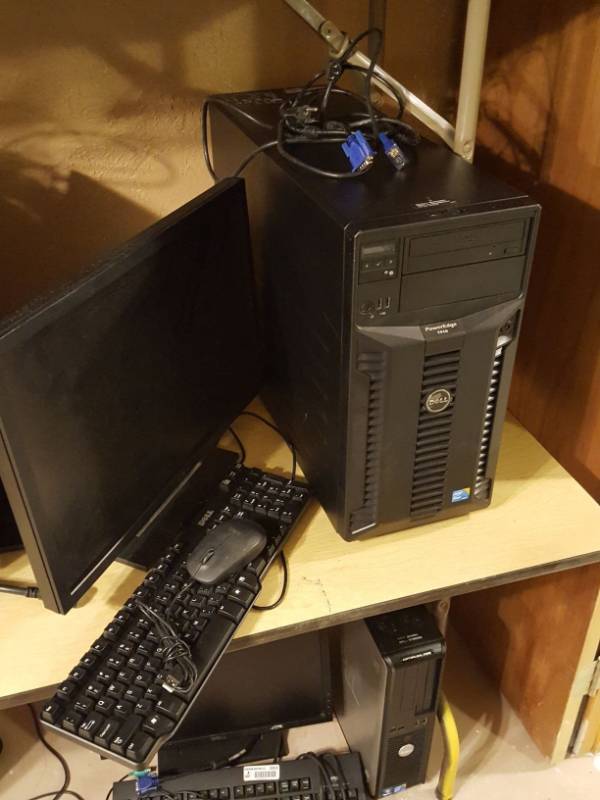 lot 3368 image: Dell poweredge t410 server with monitor keyboard and mouse