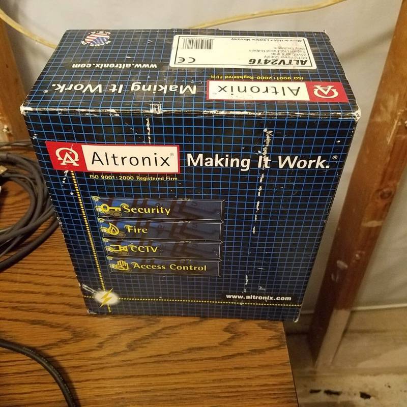 lot 3307 image: CCTV power supply - Altronix Altv2416 - 24VAC  8 Amp - 16 Fused Outputs