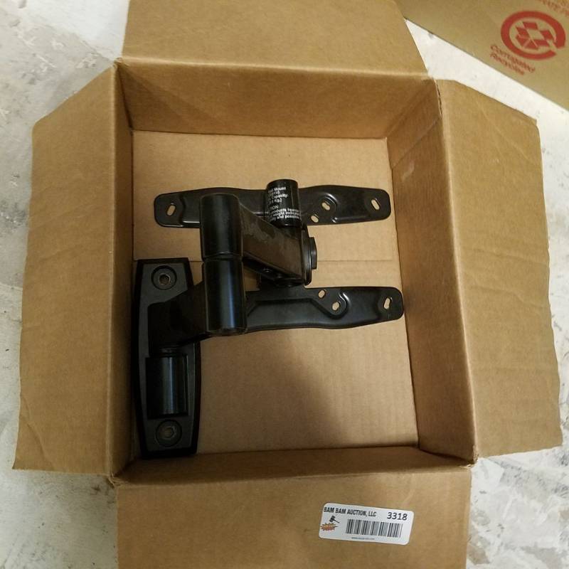lot 3318 image: TV wall mount