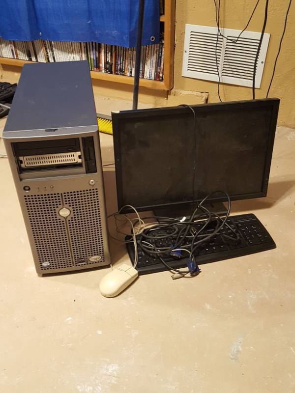 lot 3377 image: Dell poweredge 1800 server with monitor keyboard and mouse