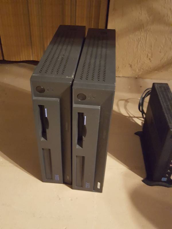 lot 3399 image: 2 IBM netvista computers