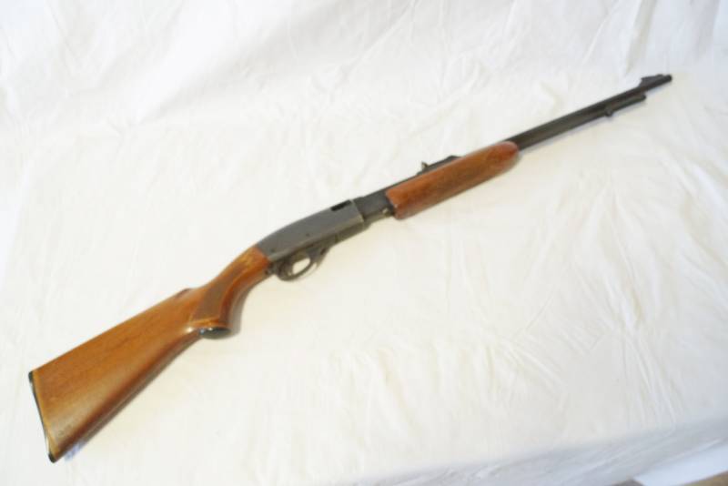 lot 7142 image: Remington Fieldmaster M#572 - .22 Cal. Rifle .22 Short - .22 Long or .22 Long Rifle
