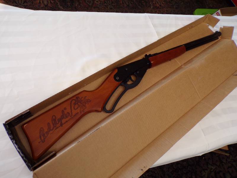 lot 1518 image: Daisy Red Ryder BB Gun - Like New