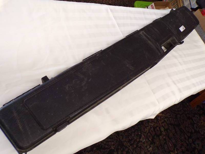 lot 1533 image: Gun Guard Case 48
