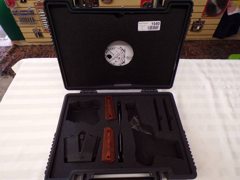 lot 1540 image: Springfield XDM Handgun Case w Accessories