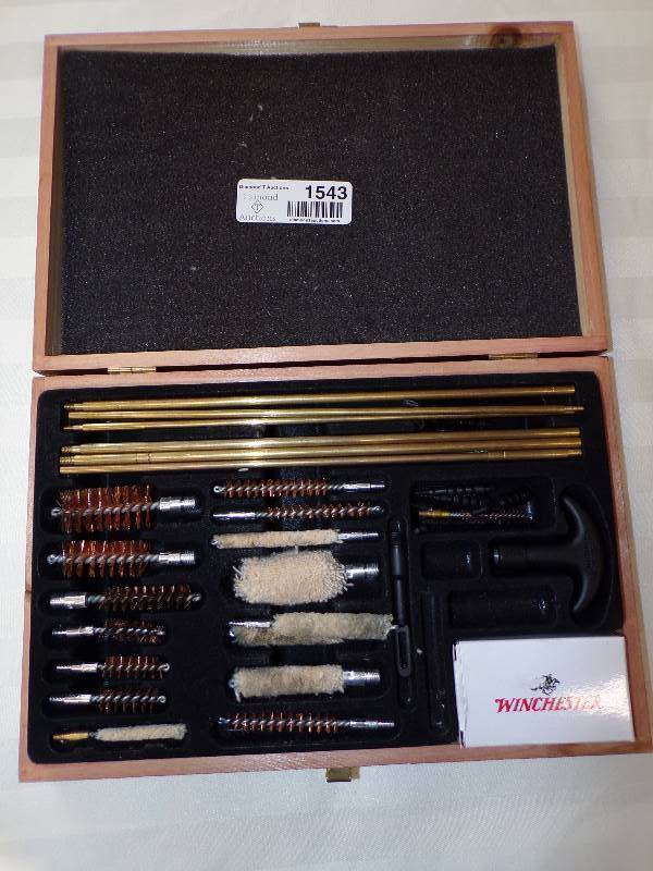 lot 1543 image: Winchester Multi-Gun Cleaning Kit