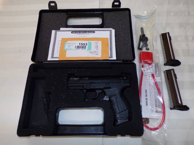 lot 1553 image: Walther P22 Semi-Auto Pistol w 3 Clips & Accessories in Case