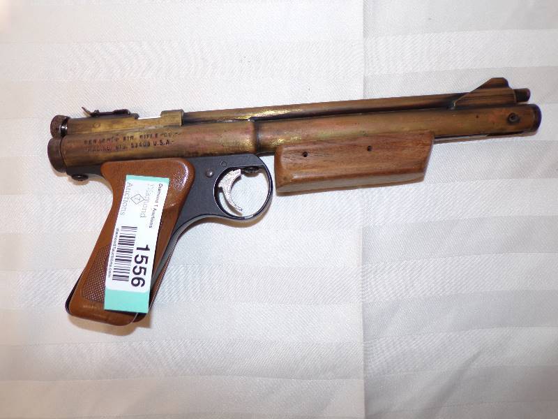 lot 1556 image: Benjamin Model 232 5.5mm Air Pistol