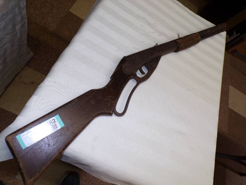 lot 1582 image: BB Gun - parts or repair