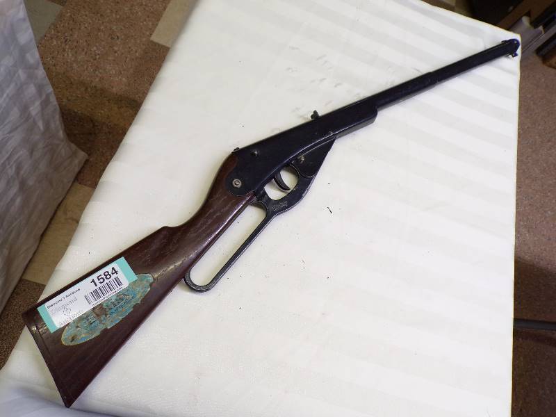 lot 1584 image: Daisy BB Gun - works