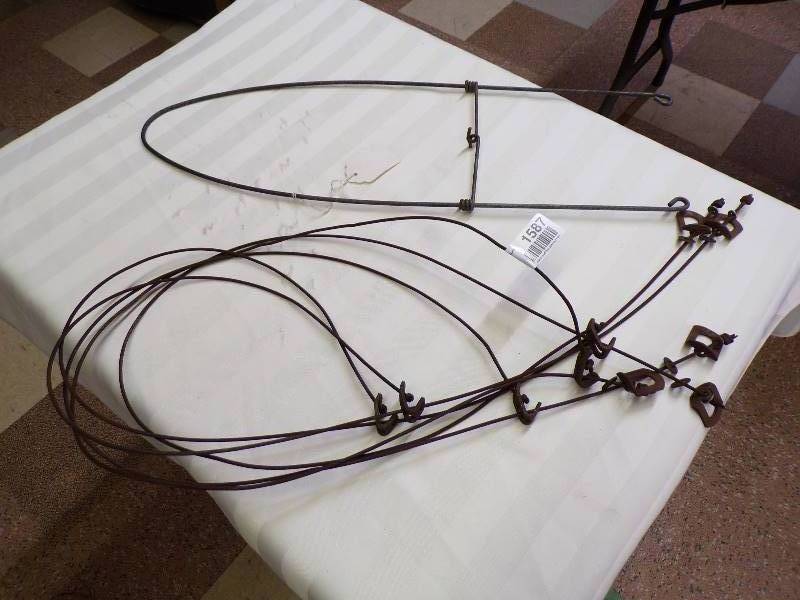 lot 1587 image: 5 Snares and Hide Stretcher