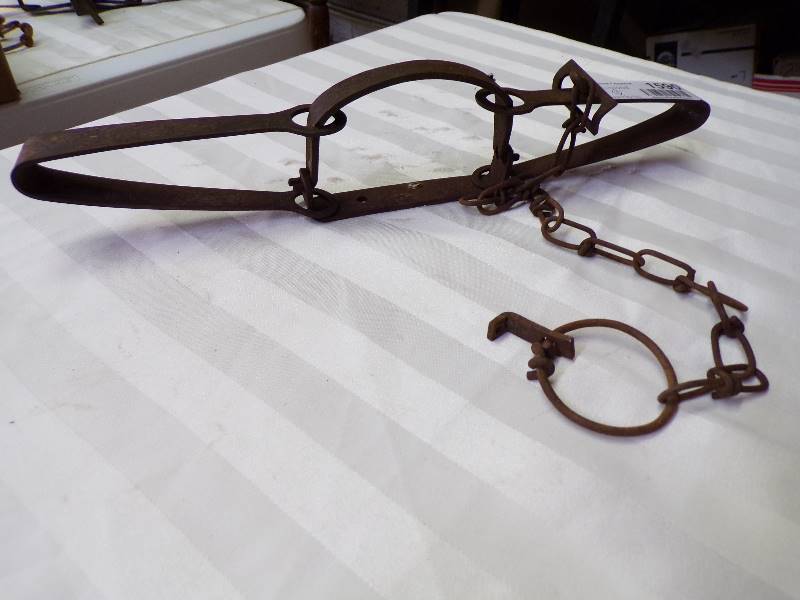 lot 1590 image: Steel Trap