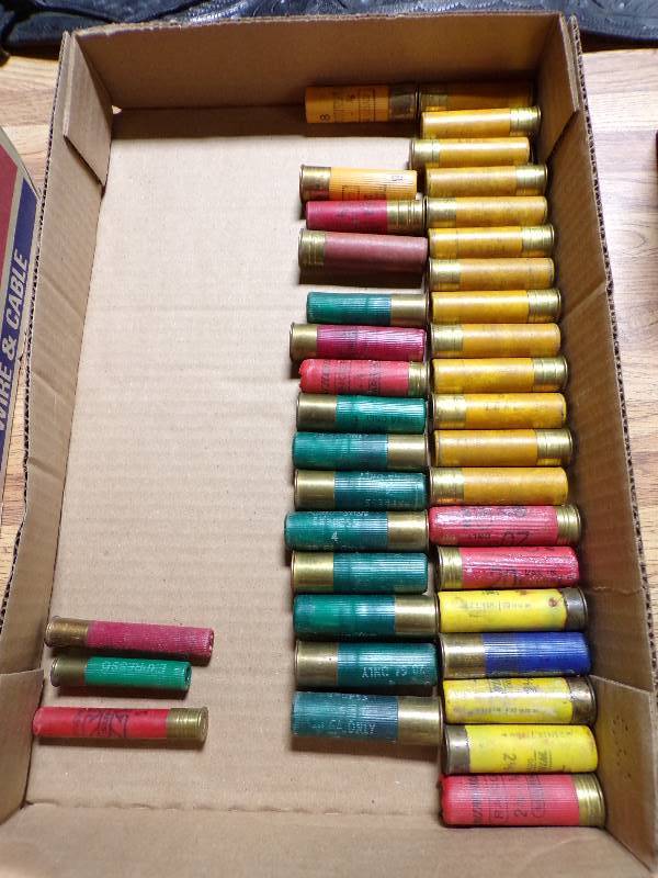 lot 1612 image: Mixed 20 Ga. Ammo  3 - 410s