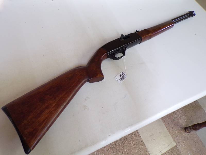 lot 1618 image: Winchester Model 190 - 22 Cal. L or LR Semi-auto Rifle