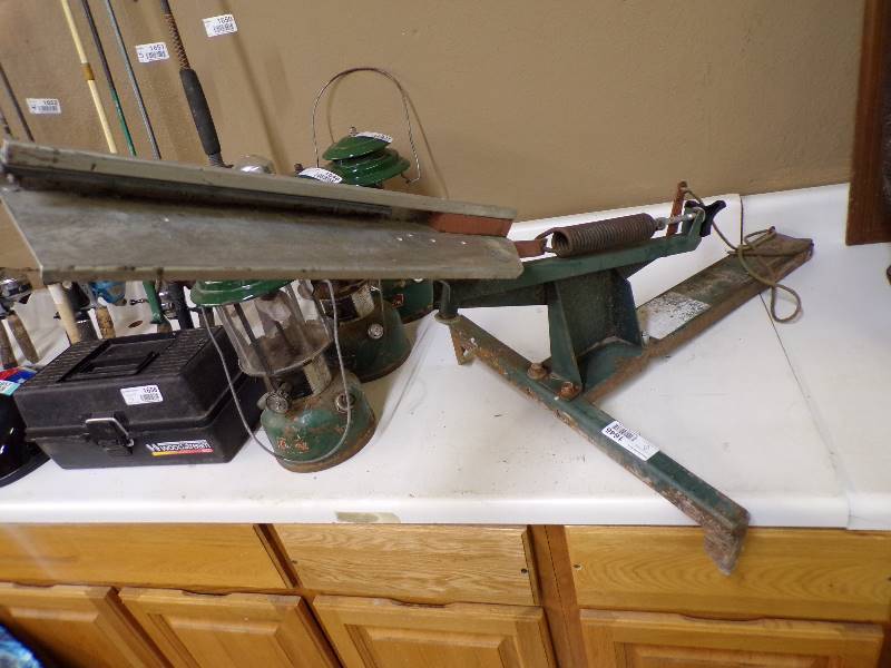 lot 1646 image: Manual Skeet Thrower