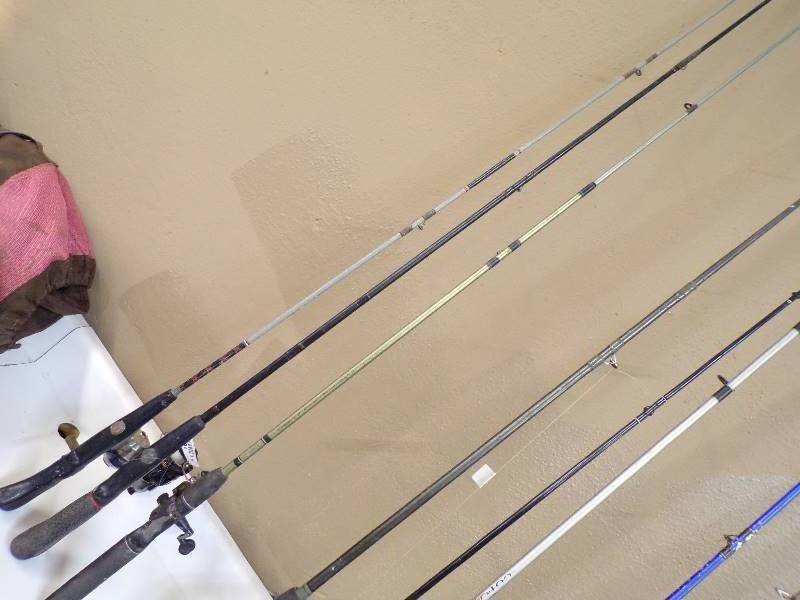 lot 1655 image: 3 Panfish Rod and Reel Combos