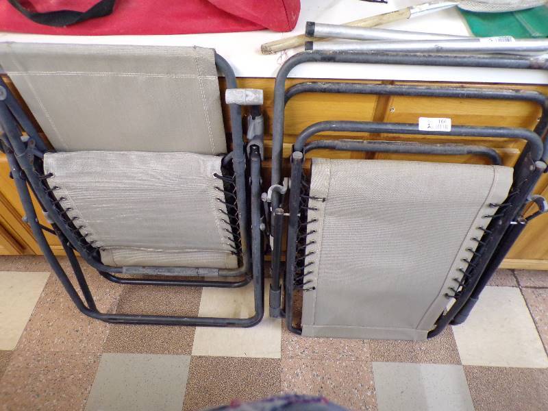 lot 1661 image: 2 Lounge Chairs