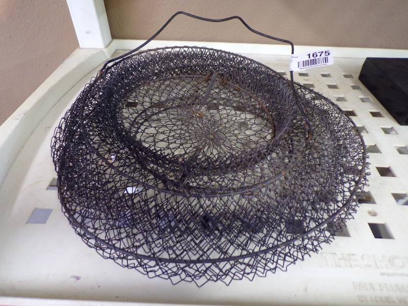 lot 1675 image: Fish Basket