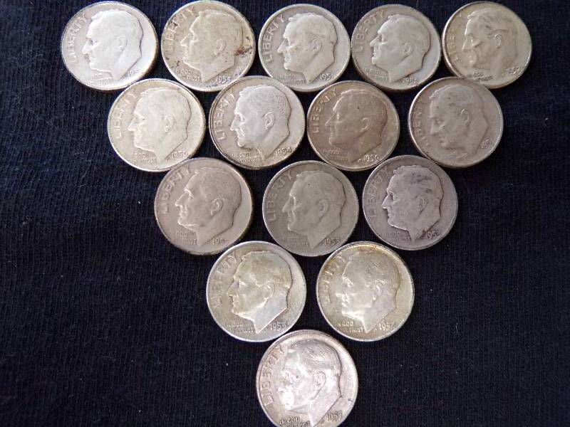 lot 3141 image: 15 - 1950s Roosevelt Dimes