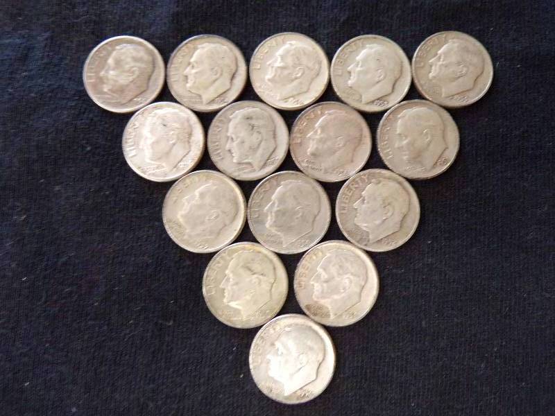 lot 3142 image: 15 - 1950s Roosevelt Dimes